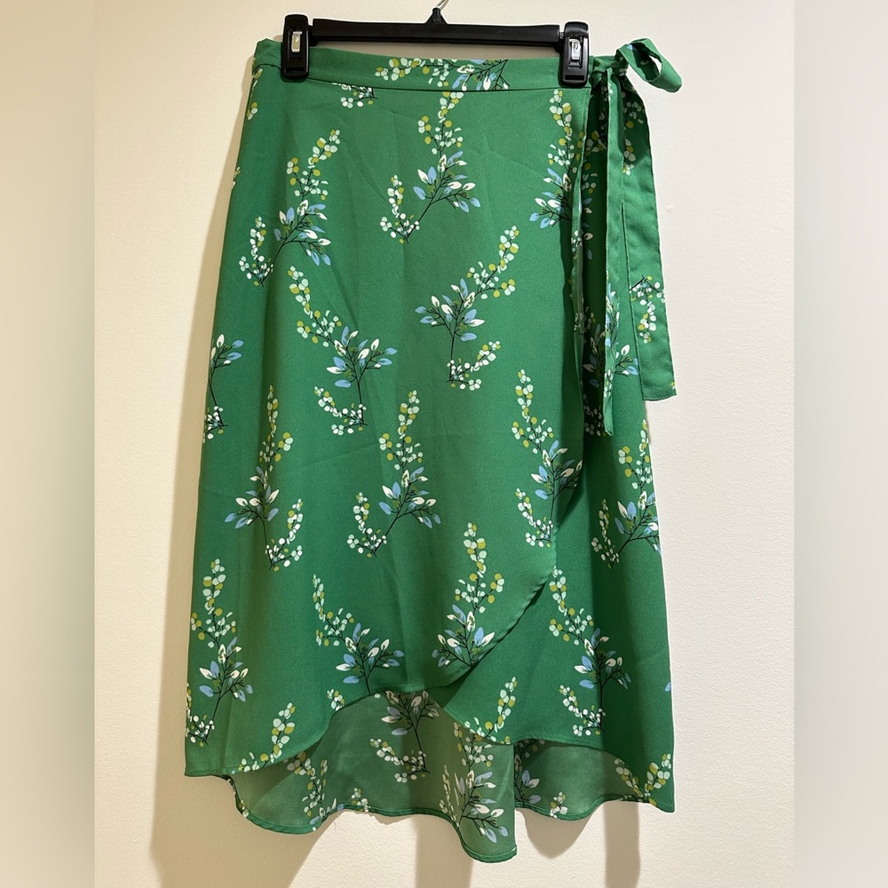 Ann Taylor Loft Green Floral Wrap Skirt - Women’s 4